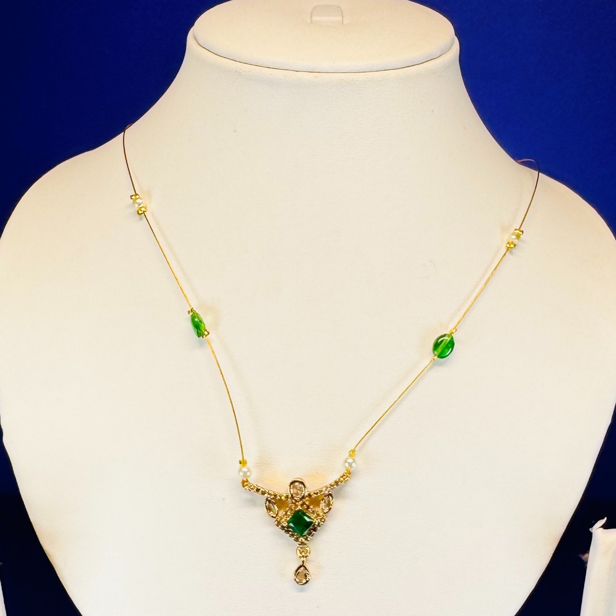 Traditional High Gold Pendant Chain Necklace