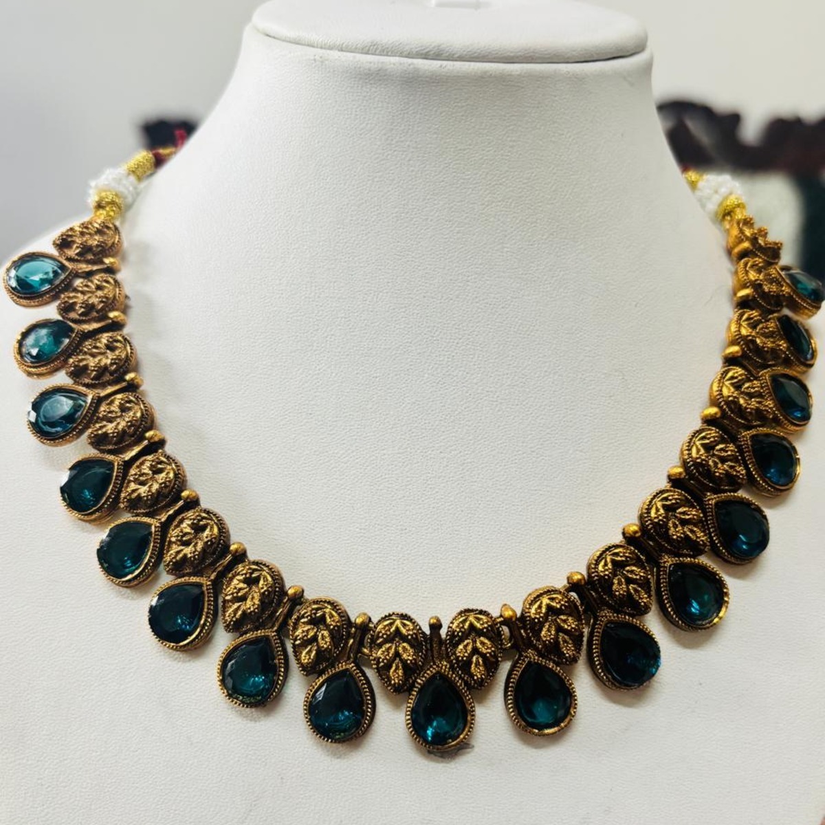 Emerald Leaf Antique Necklace